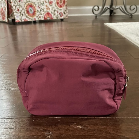 Lululemon🍋Double Zip Pouch-mulled wine - Picture 8 of 13